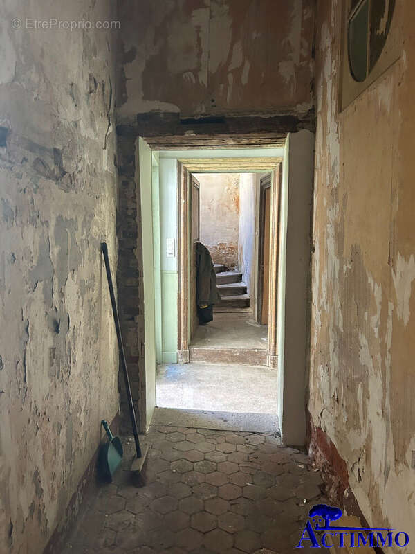 Couloir - Maison à JOIGNY