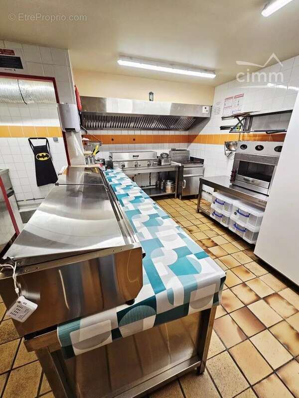 Commerce à MONTIGNAC