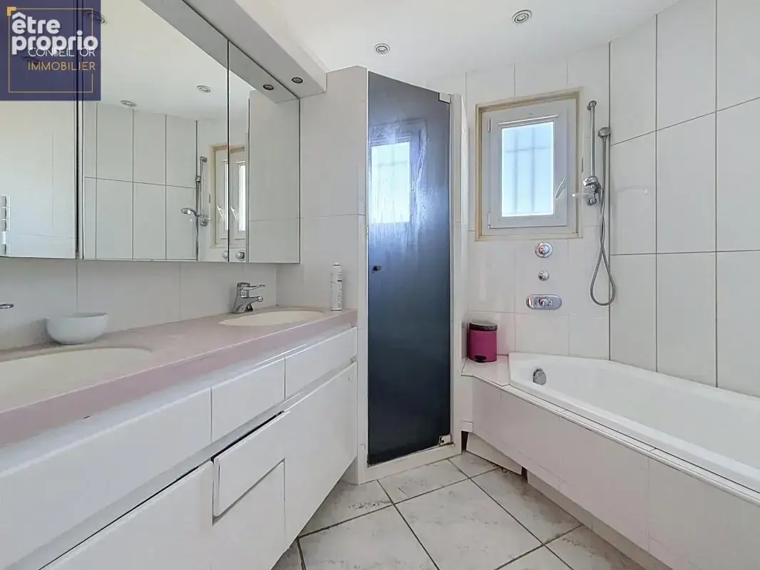 Maison T6 de 200 m² sur terrain de 1081 m² avec vue, au calme - photo 17