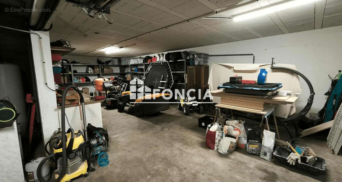 Maison à NEUVILLE-SUR-BRENNE