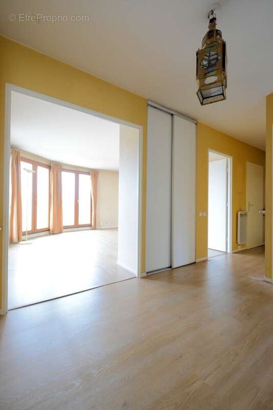 Appartement à SAINT-MAUR-DES-FOSSES