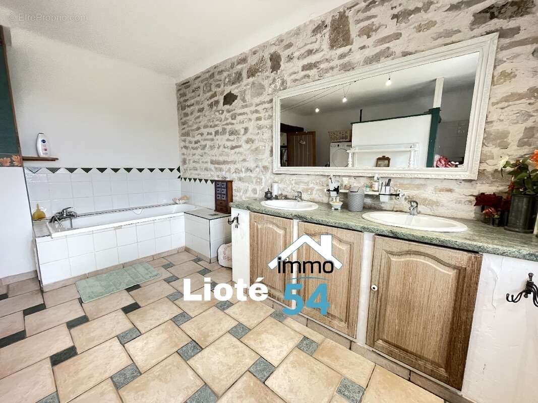 Maison à VINCEY