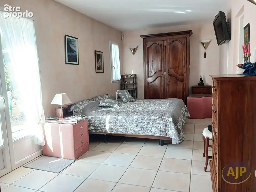 Grande maison familiale avec piscine et rangements - photo 7