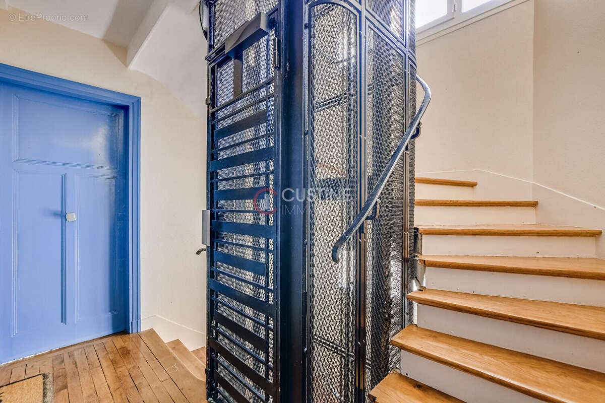Appartement à PARIS-17E