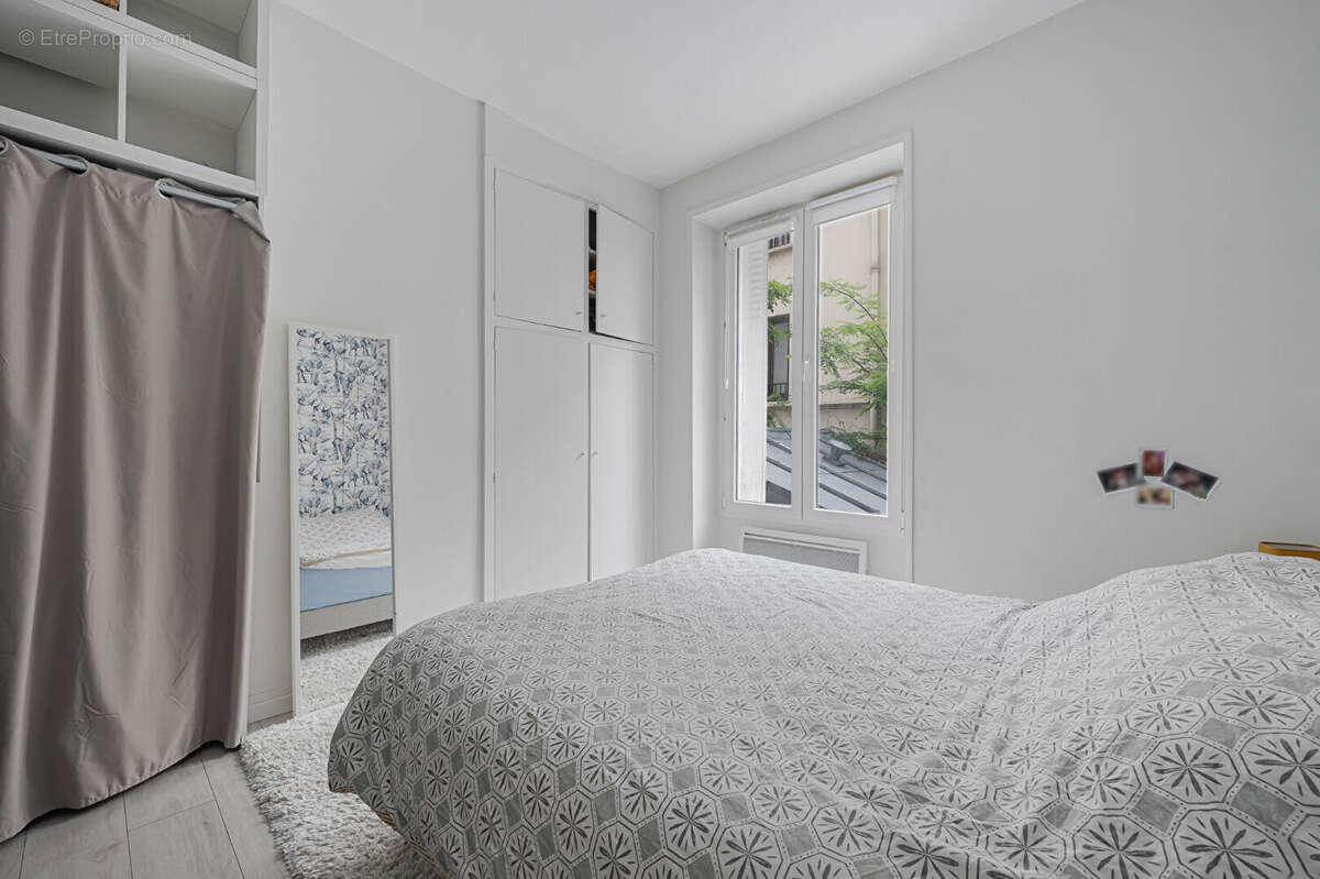 Appartement à PARIS-14E