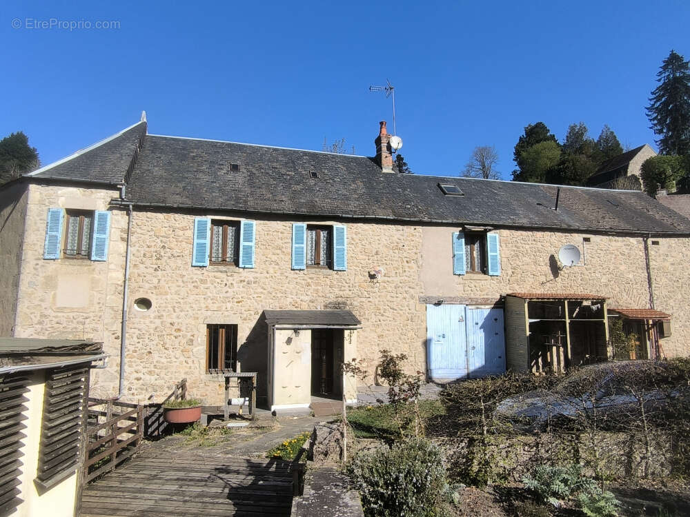 Ancien moulin avec dépendances en cours de rénovation - photo 2