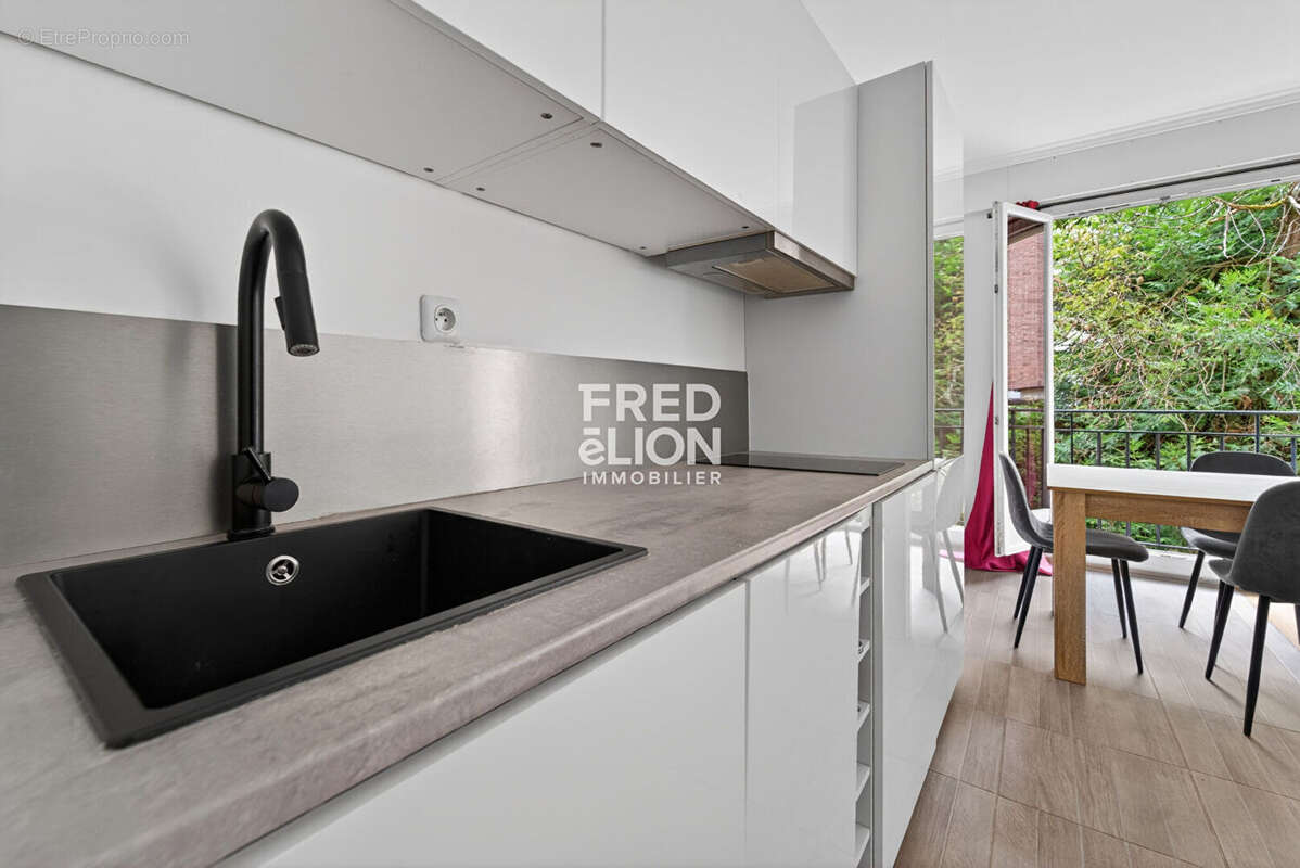 Appartement à NEUILLY-SUR-SEINE