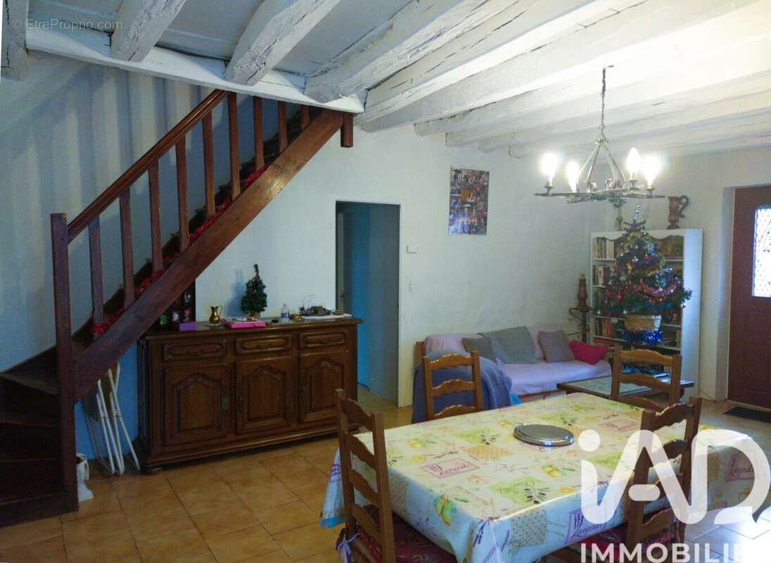 Maison 117 m² à Varennes-Les-Narcy  - photo 4