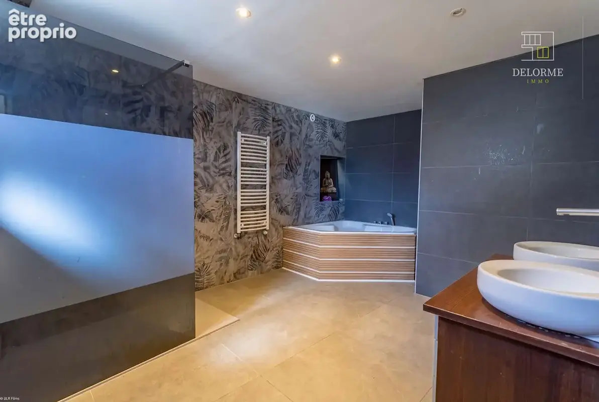 Belle maison rénovée avec super vue et grange - photo 7