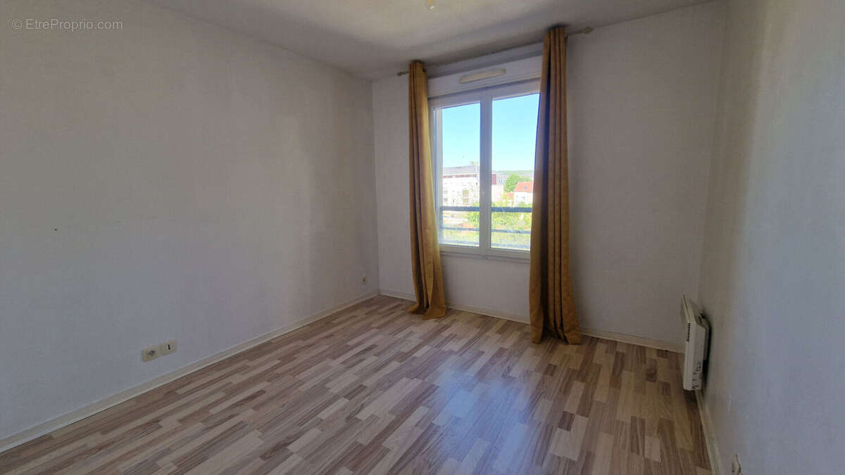 Appartement à MANTES-LA-VILLE