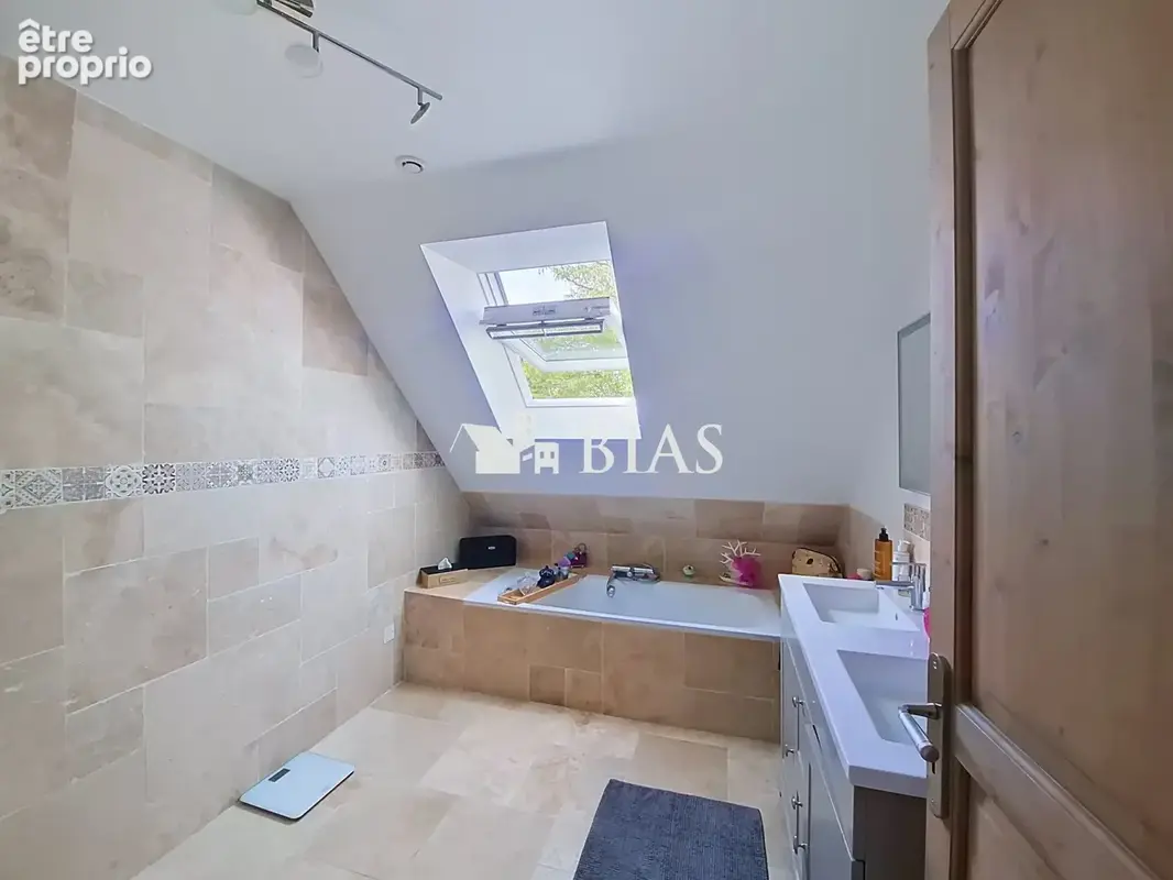 Maison 6 pièces 142 m² à vendre à Pont-L'eveque (14130) - photo 7