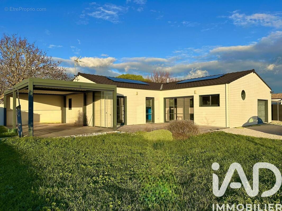 Photo 1 - Maison à SAINT-CHRISTOPHE