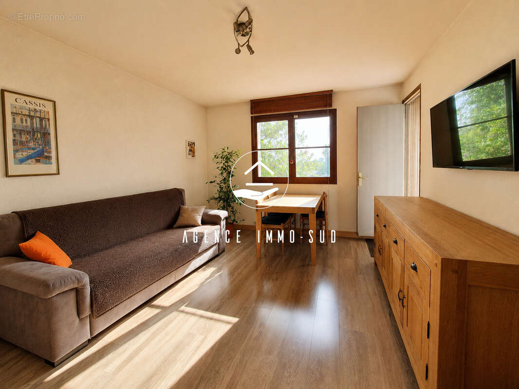 Appartement à SAINT-LAURENT-DU-VAR