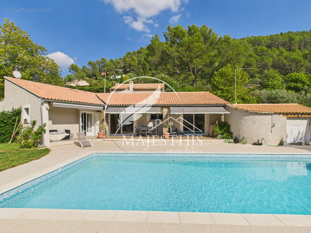 Maison à SOLLIES-TOUCAS