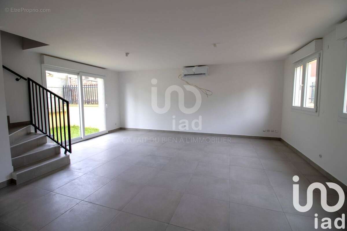 Photo 3 - Maison à CREVECOEUR-LE-GRAND