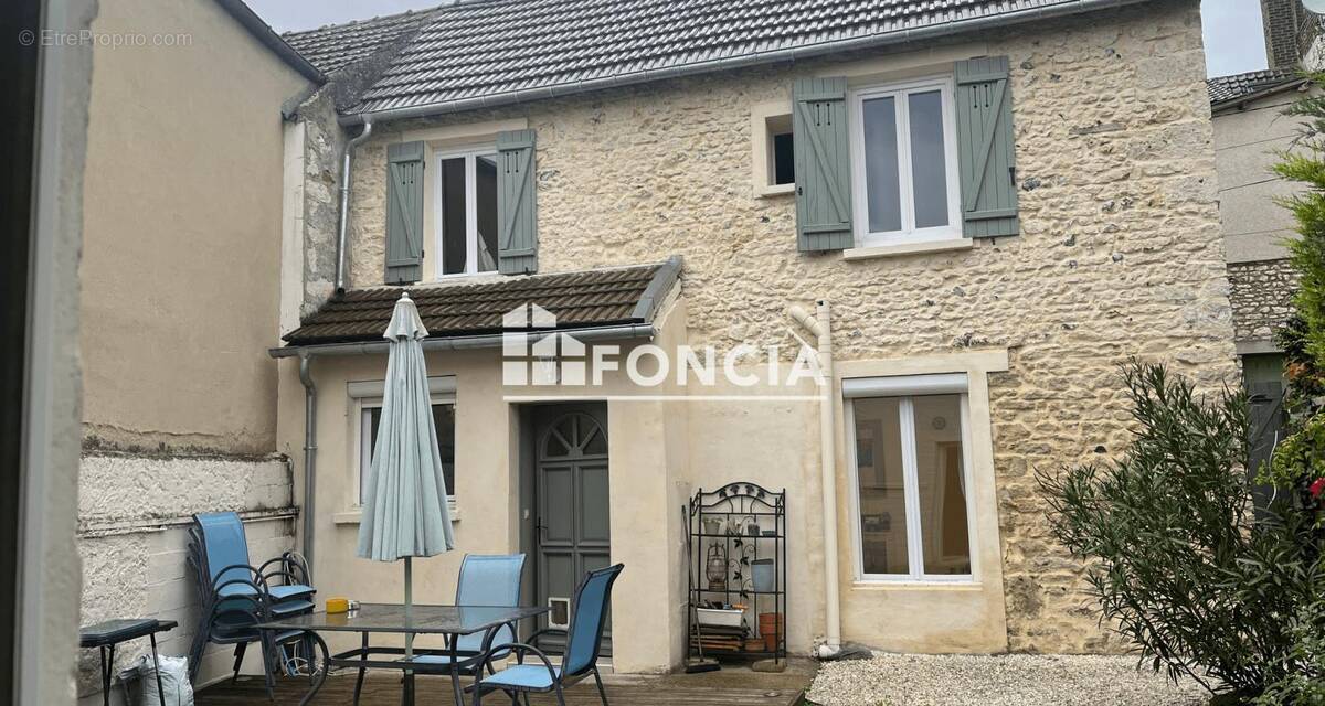 Maison à BENNECOURT