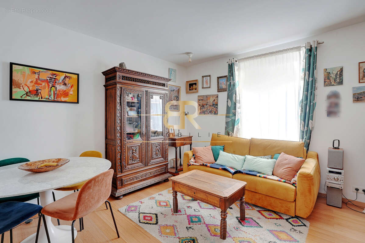 Appartement à PARIS-18E