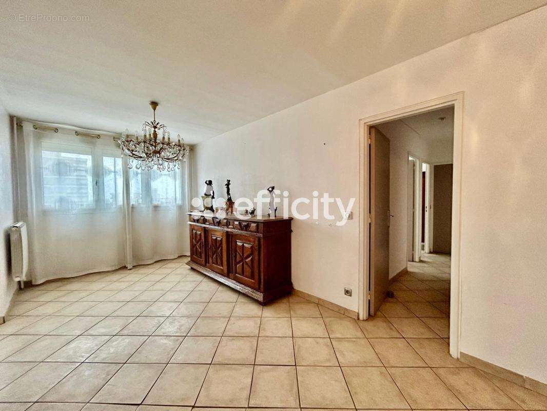 Appartement à MARSEILLE-10E
