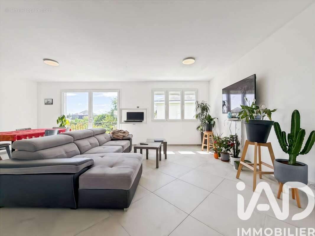 Maison 118 m² à Laval  - photo 3