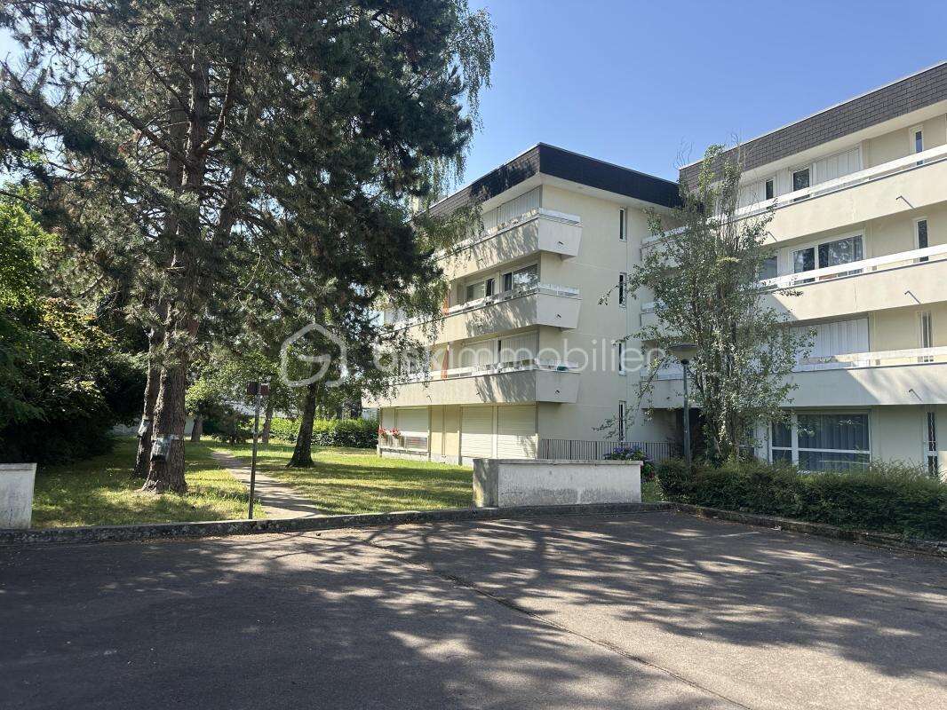 Appartement à LES ESSARTS-LE-ROI