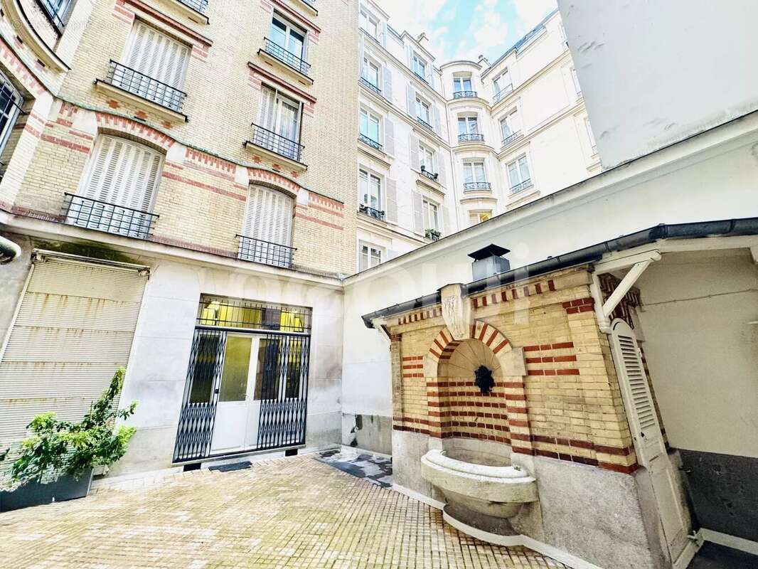 Appartement à PARIS-17E