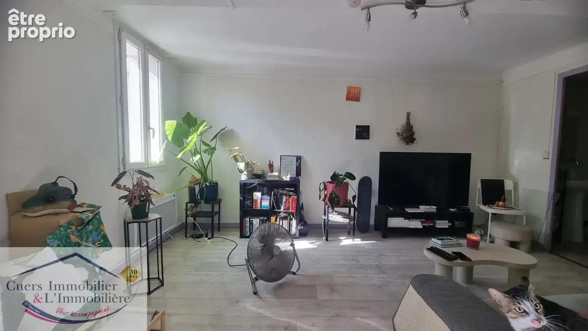 Pierrefeu du var, immeuble de rapport avec deux appartements et un local commercial - photo 4