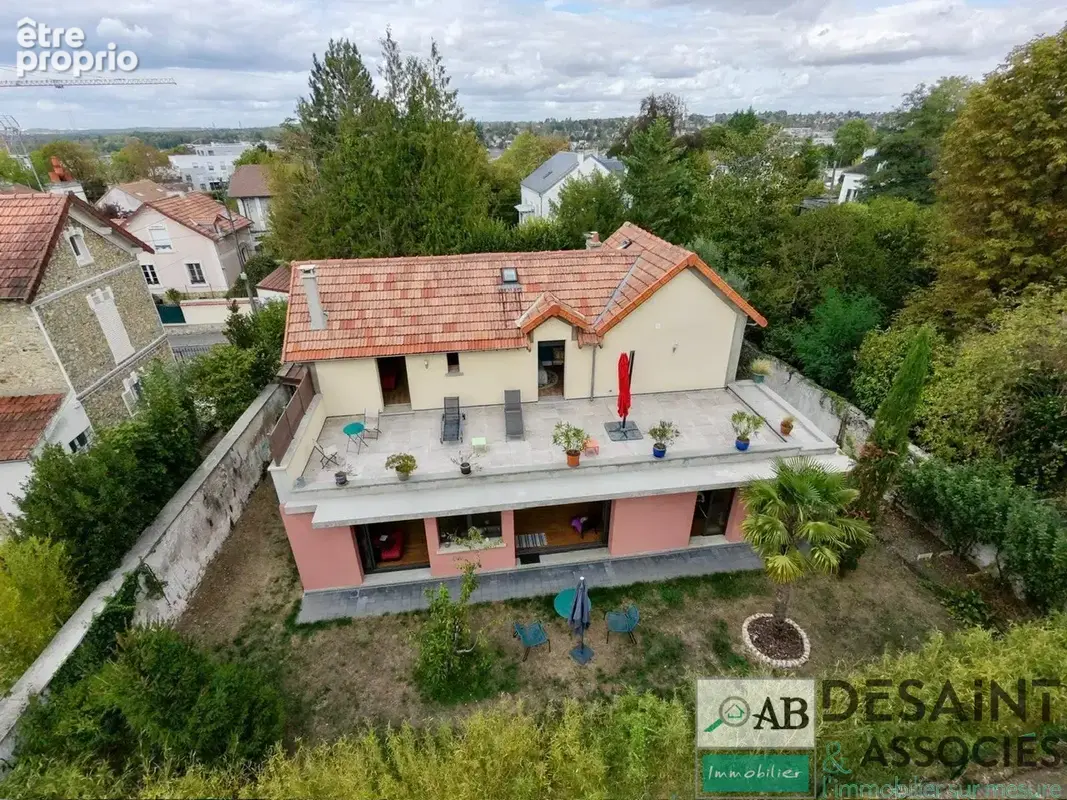 A vendre à Lagny sur Marne propriété de caractère quartier Saint Laurent. - photo 21