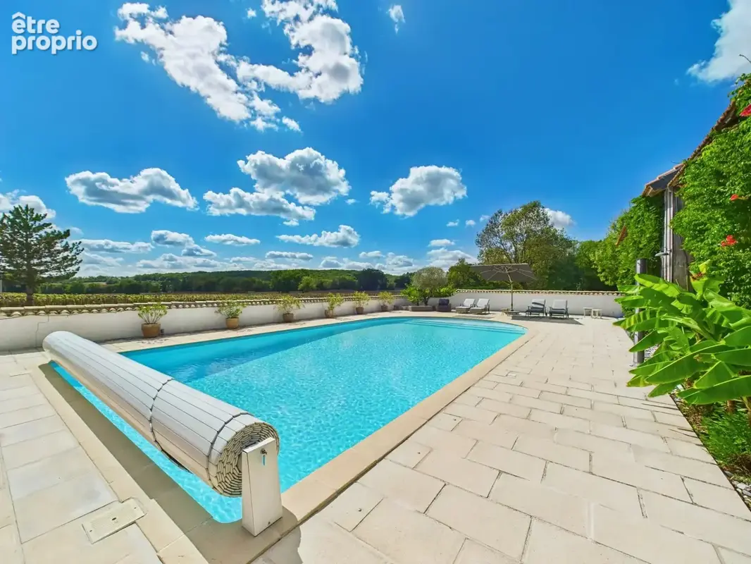 Superbe Ferme Restaurée avec Logements Flexibles, Piscine et Dépendances - photo 18