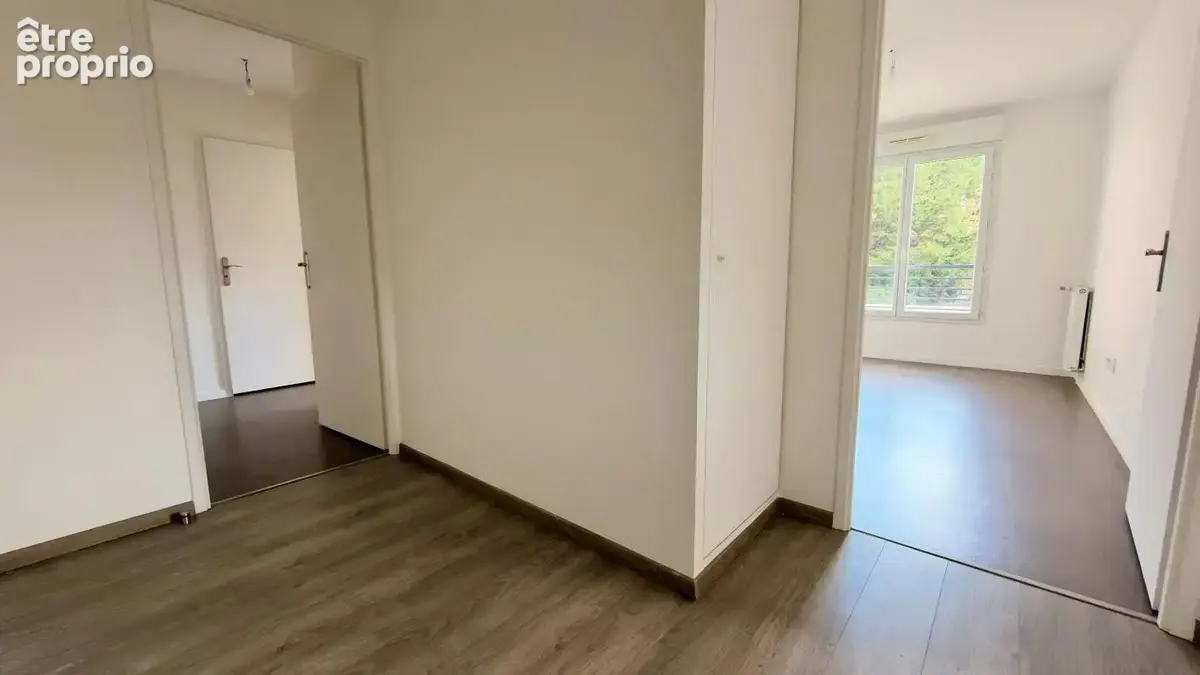 F3 en parfait etat - residence de standing - proche commerces - photo 5