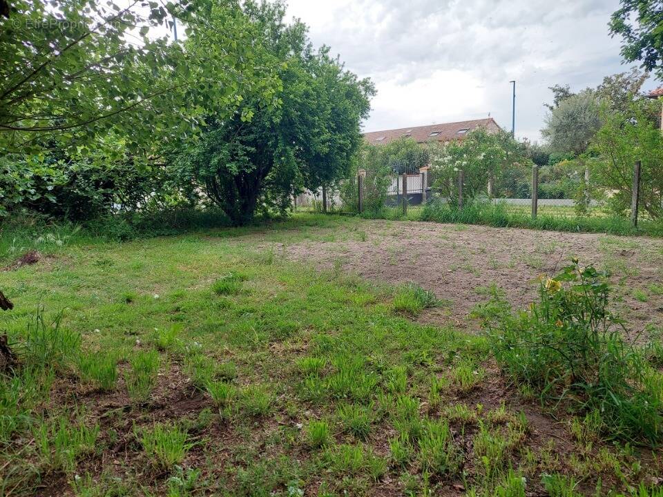 Terrain à LAUNAGUET