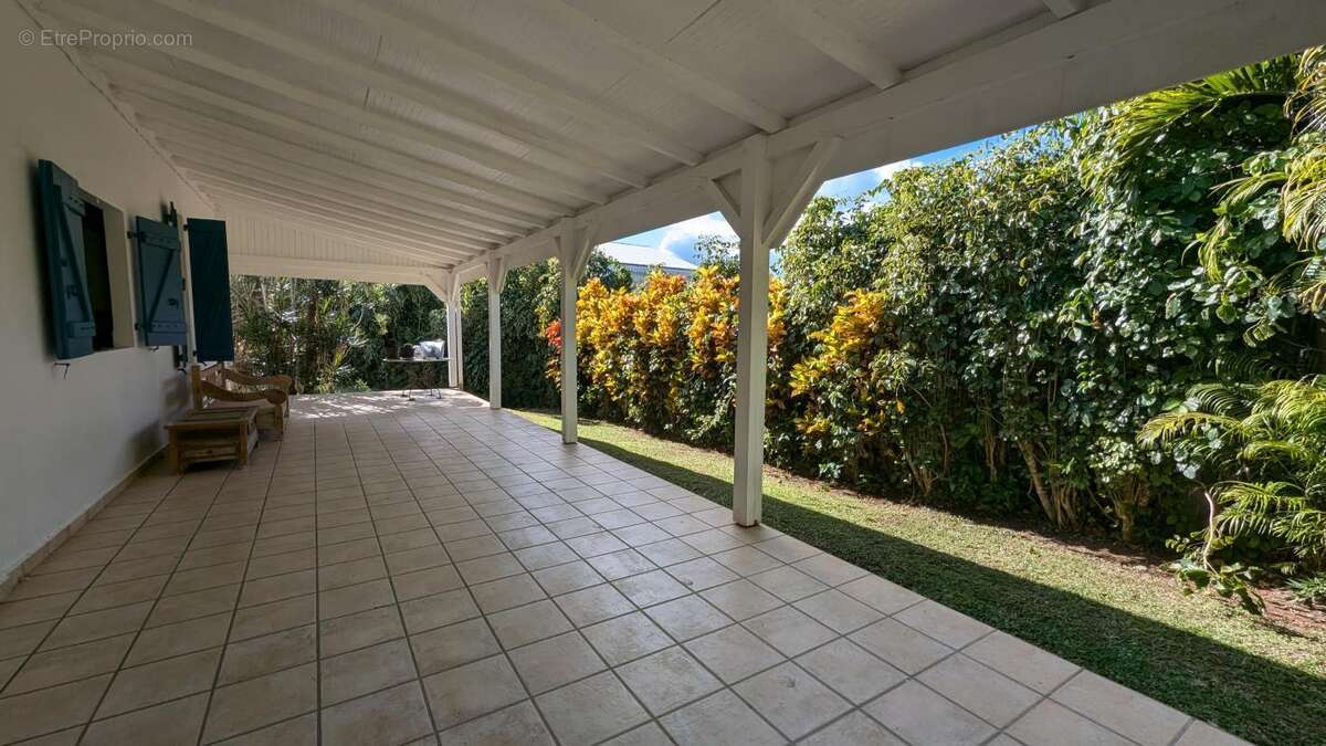 Maison à BAIE-MAHAULT