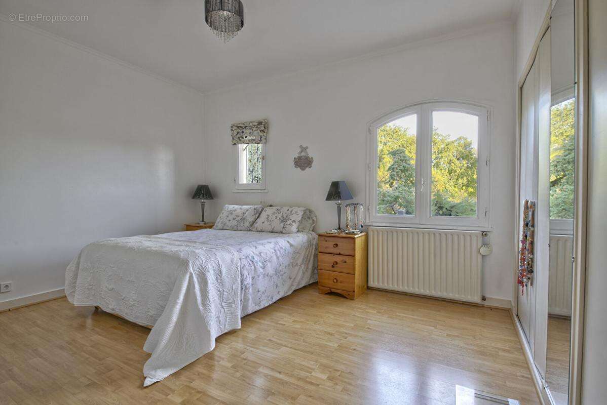 Maison à FARGUES-SAINT-HILAIRE