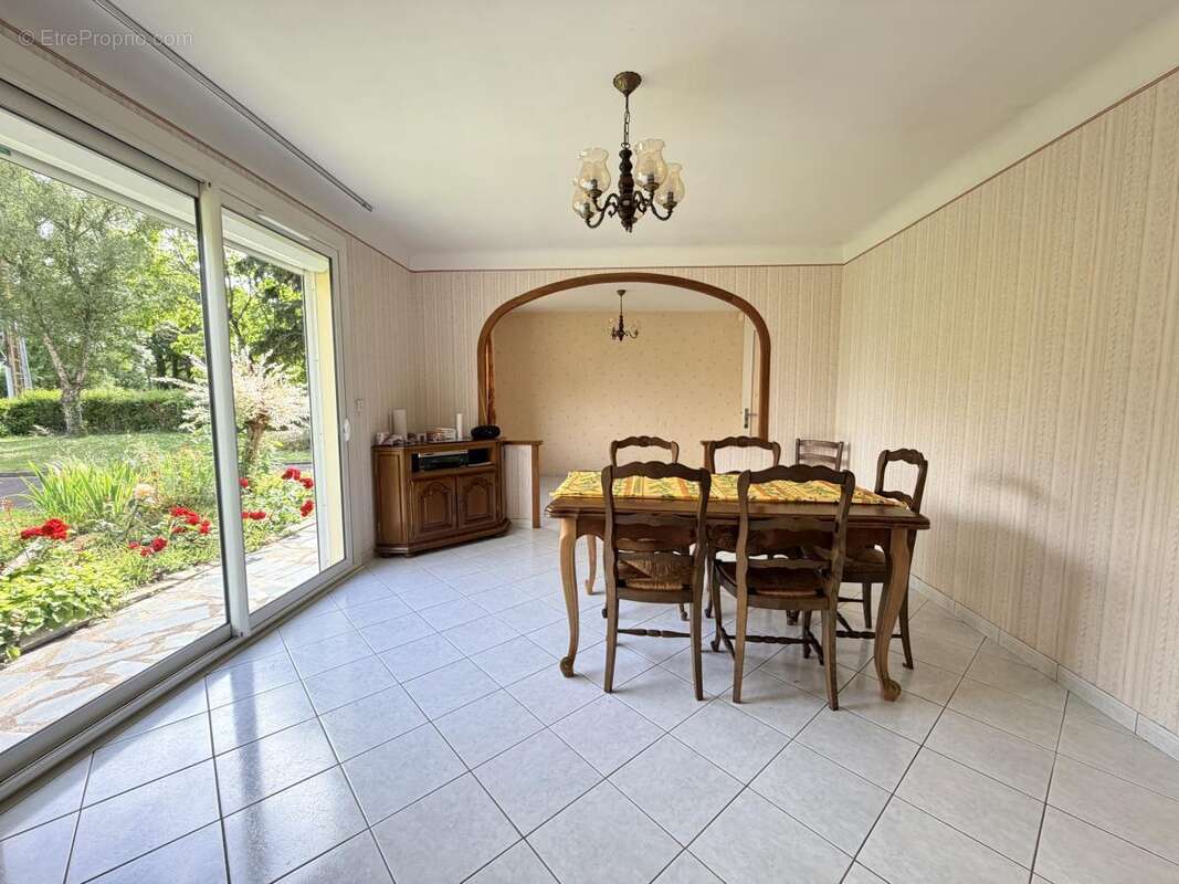 Maison à LA CHAPELLE-LAUNAY