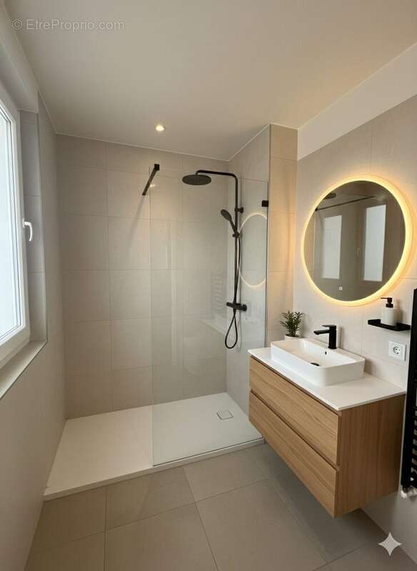 Appartement à PARIS-14E