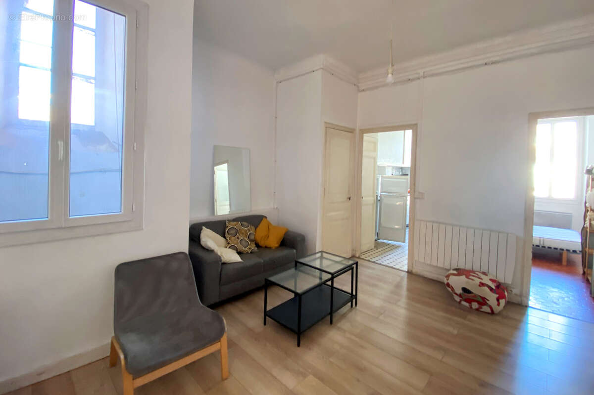 Appartement à MARSEILLE-6E