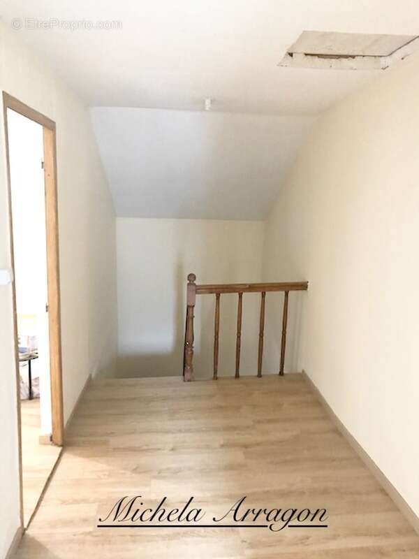 Maison à SAINT-PASTOUR