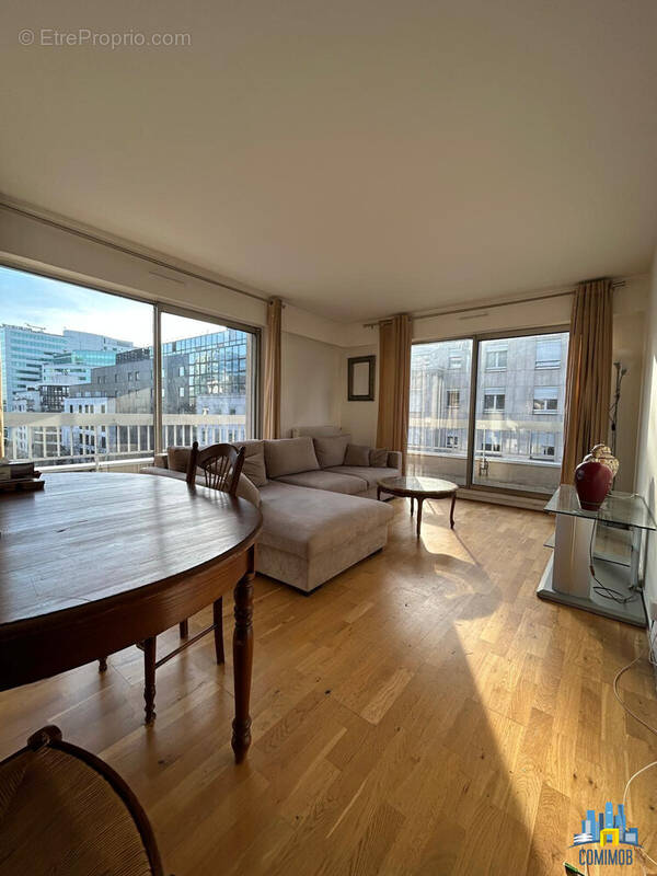 Appartement à COURBEVOIE