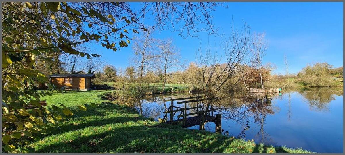Terrain à BRESSUIRE