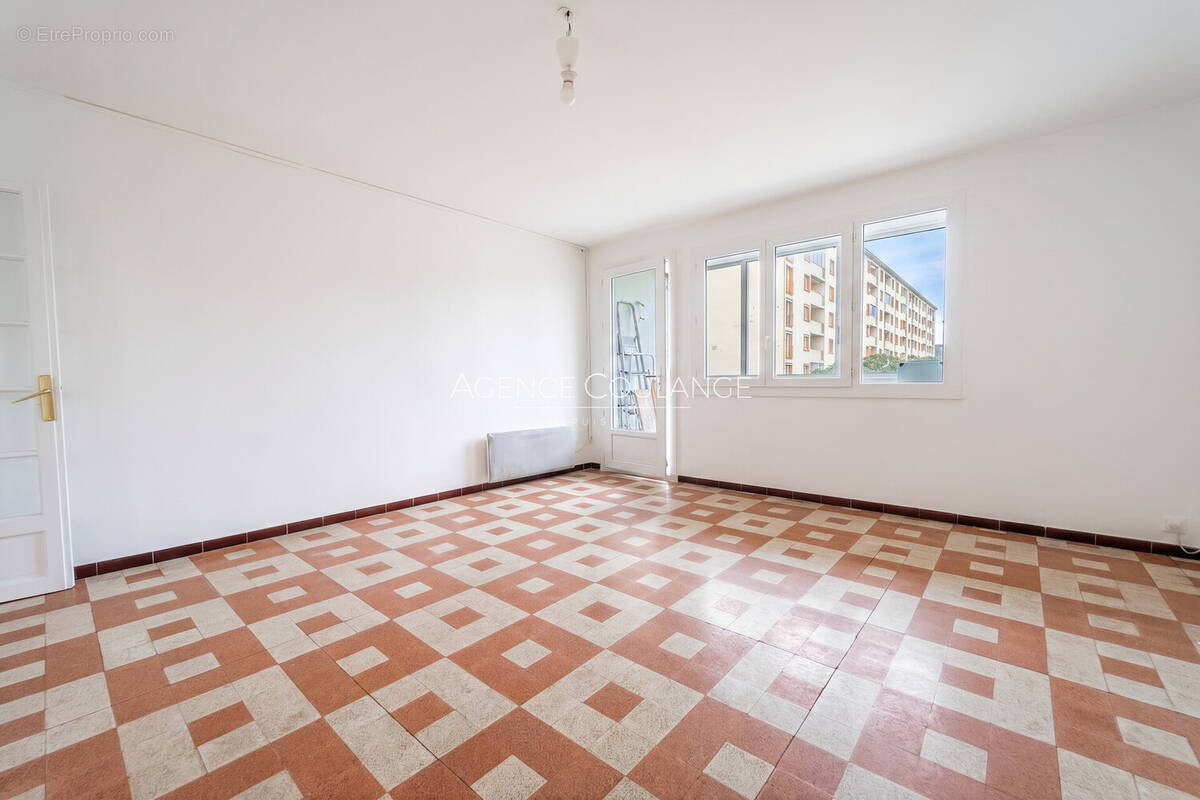 Appartement à MARSEILLE-9E