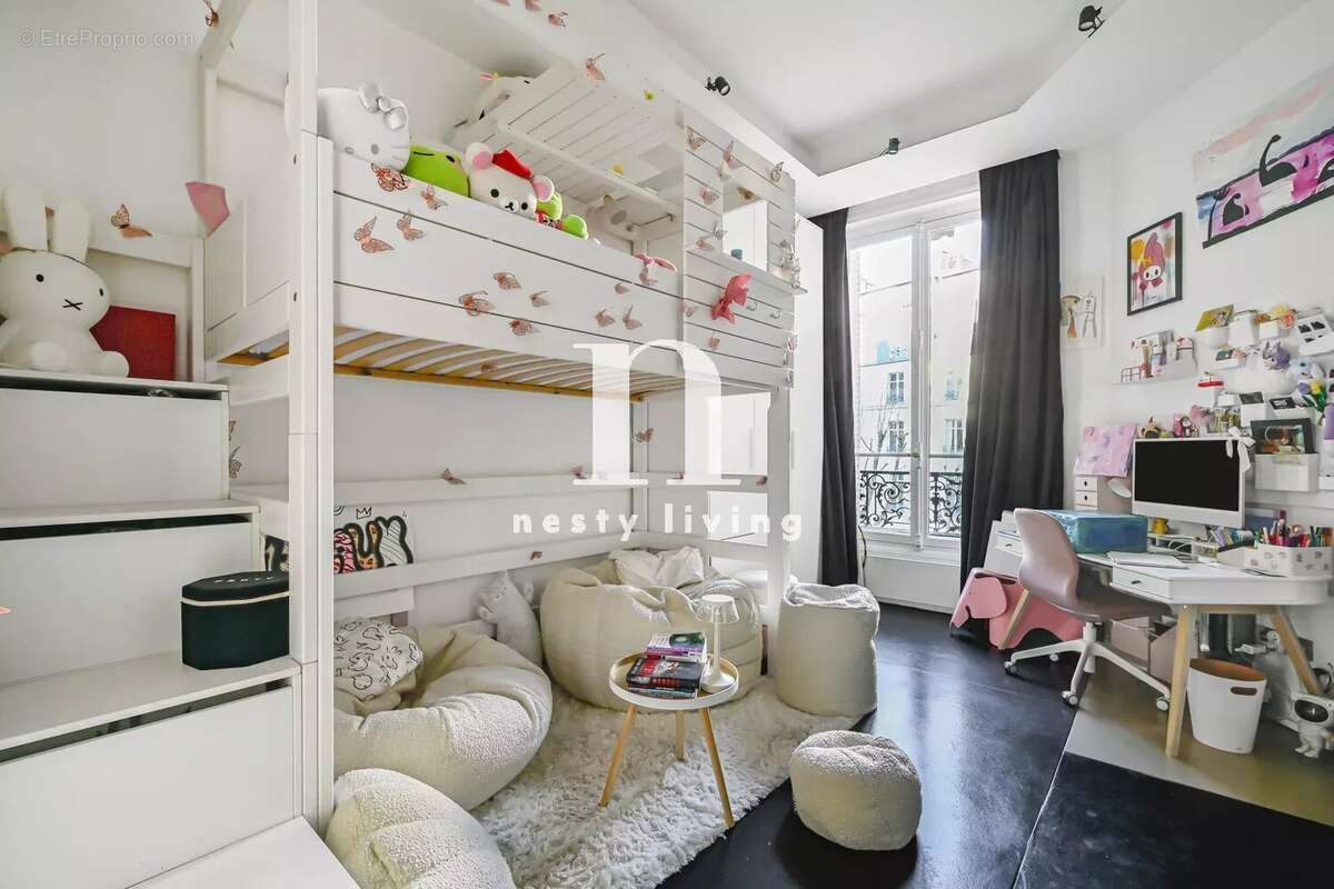 Appartement à PARIS-17E