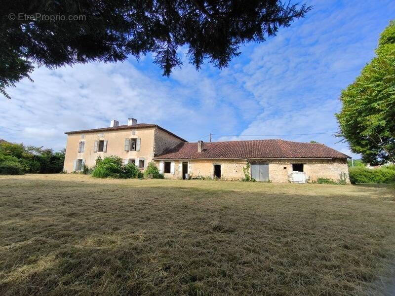 Maison à VERTEUIL-SUR-CHARENTE