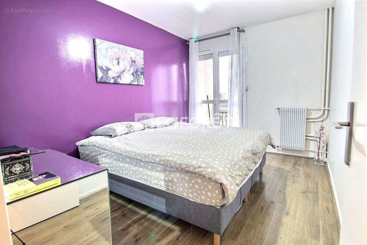 Appartement à VILLENEUVE-LA-GARENNE