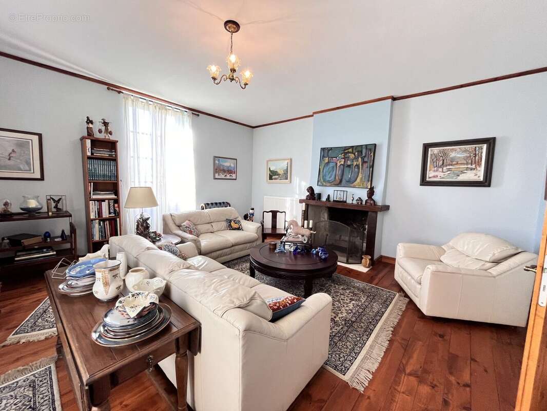 Maison à PUYSSERAMPION