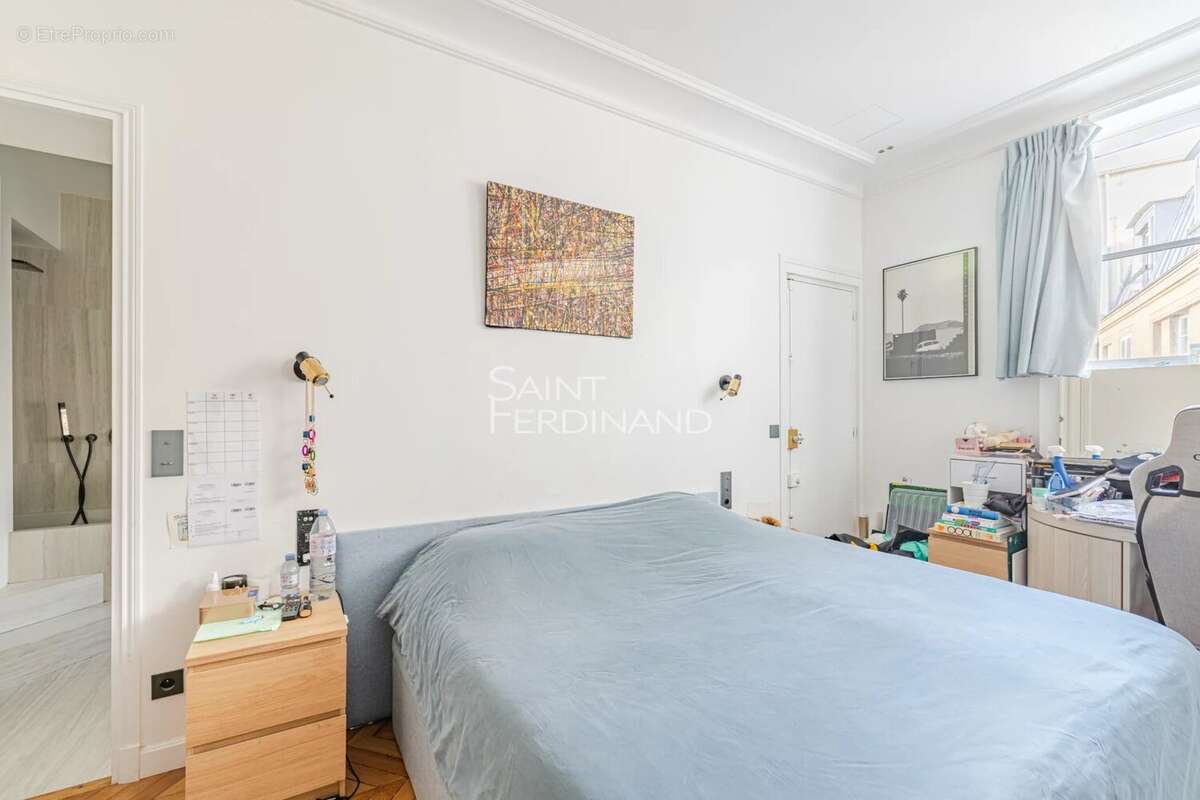 Appartement à PARIS-8E