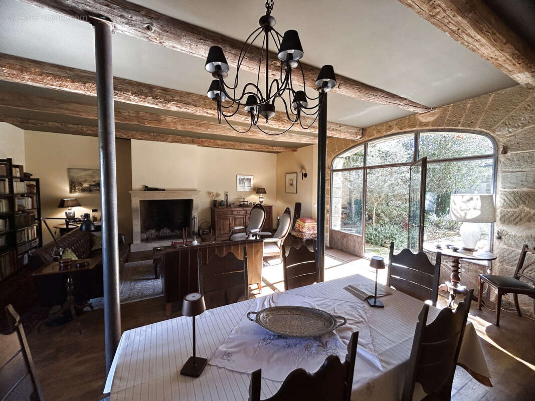 Maison à SAINT-QUENTIN-LA-POTERIE