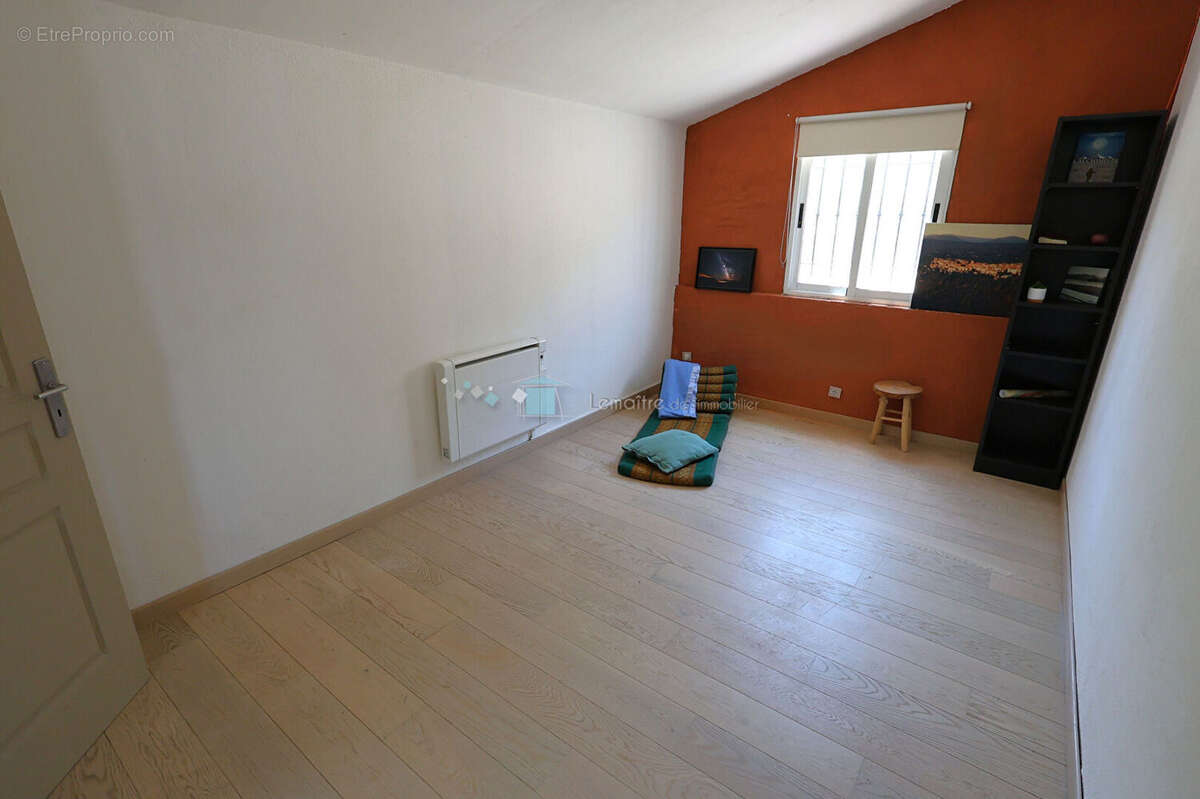 Maison à SAINT-CEZAIRE-SUR-SIAGNE