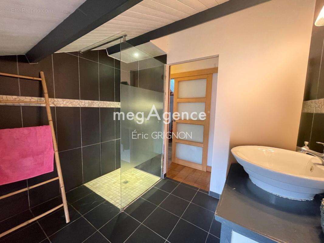 Maison à NIEUL-LE-DOLENT