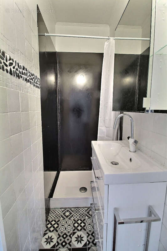 Appartement à LA GARENNE-COLOMBES