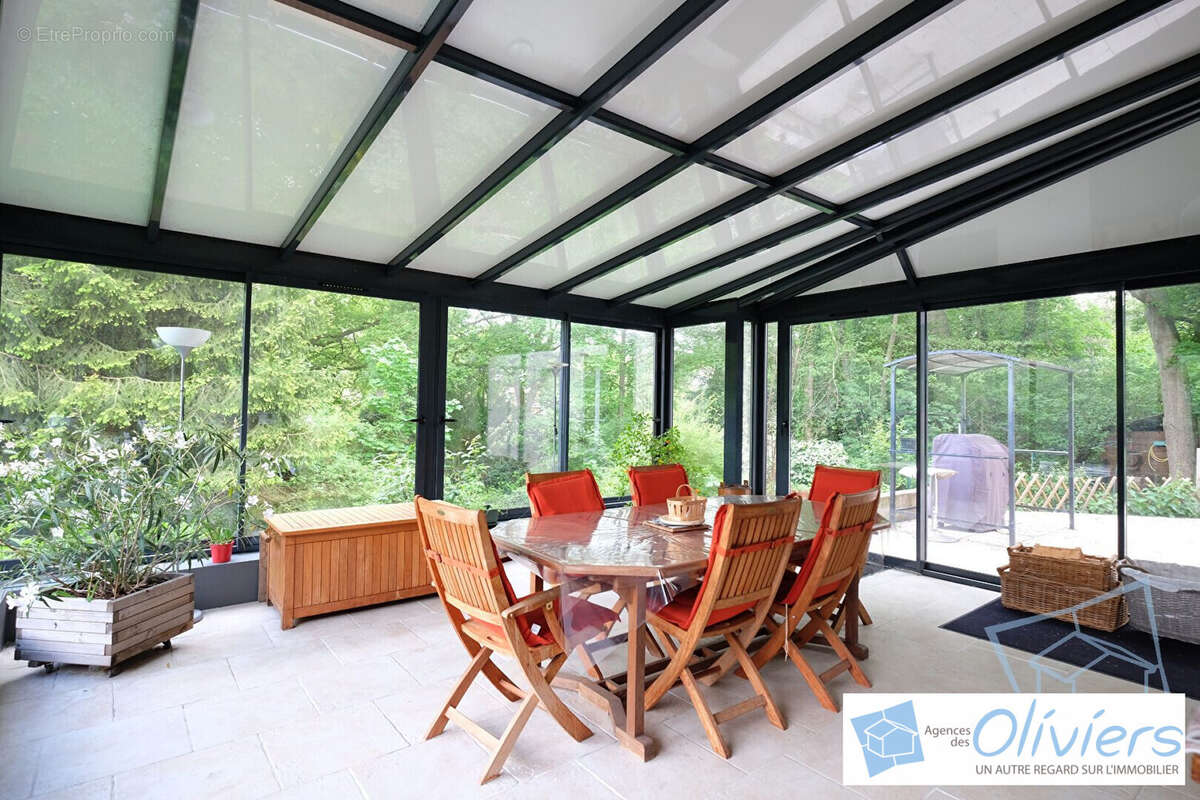 Maison à DAMPIERRE-EN-YVELINES