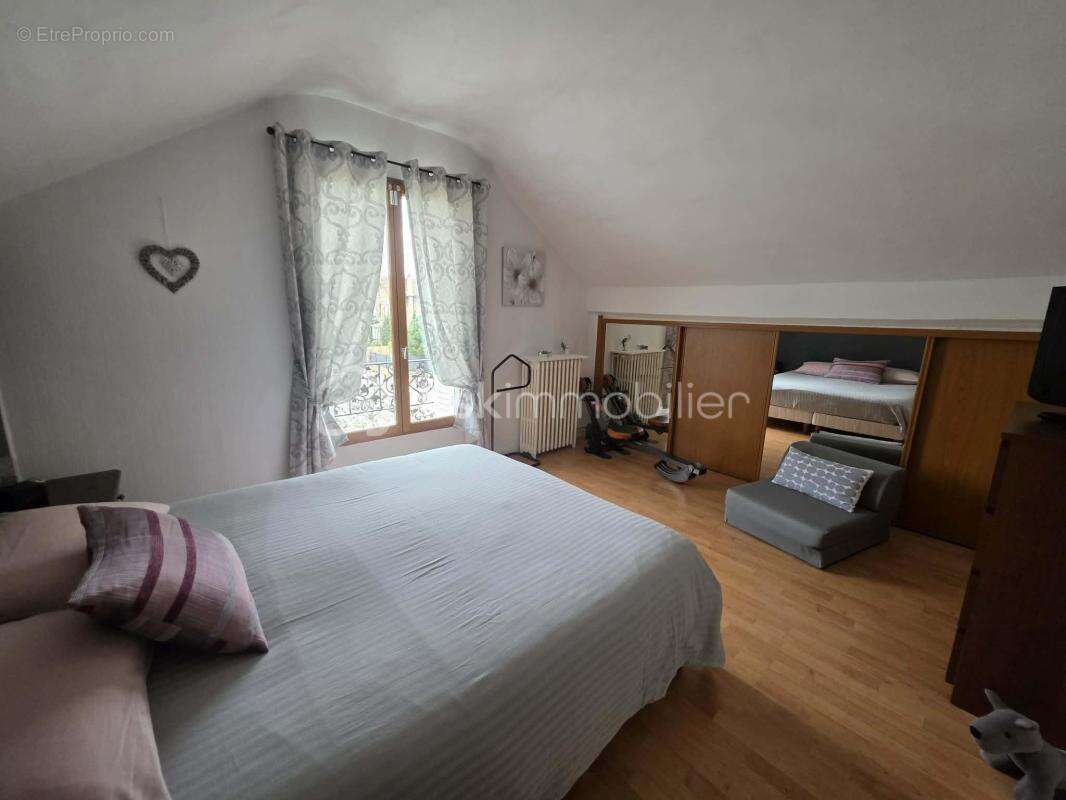 Maison à LE PERREUX-SUR-MARNE